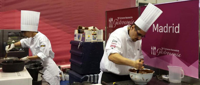 Alberto Izquierdo, repostero ganador del II Certamen Nacional de Gastronomía