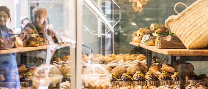 Baluard deja de vender pan en el hotel Praktik Bakery y abre tienda en Poble Nou