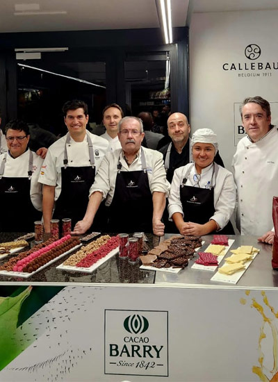 Más de 100 pasteleros se forman en el aula móvil de la Chocolate Academy en Madrid