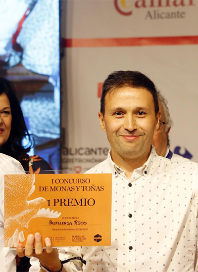 Fidel Rico gana el I Concurso de Monas y Toñas