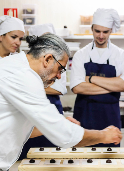Nueva edición a la vista del curso práctico de pastelería de Manu Jara en Sevilla