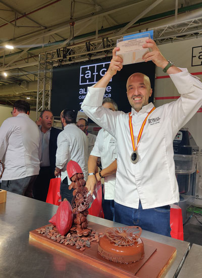 Pachi Larrea se lleva el Premio Internacional a la Mejor Tarta de Chocolate