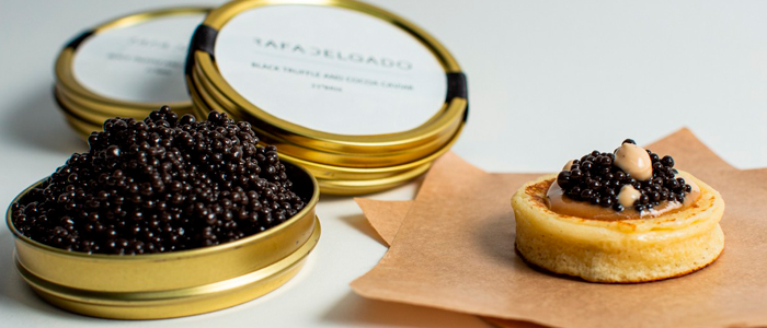 Blini de caramelo y caviar trufa de Rafa Delgado
