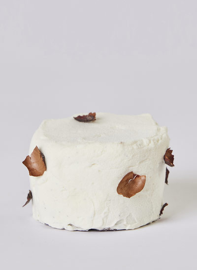 White Cake con bizcocho ruso y ganache de chocolate de Zara Alanya