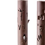 Estas columnas emulan un gallinero según la visión del artista chocolatero