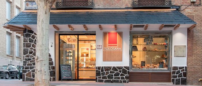 La pastelería Canfranc reabre sus puertas como Tolosana