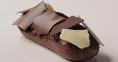 Éclair Chocolate Cassis de Miguel Costa 