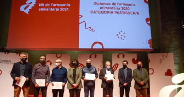13 pasteleros catalanes reciben el diploma de maestro artesano alimentario